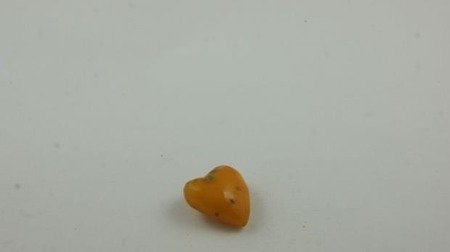 bursztyn bałtycki serce pomarańczowy antyk natura 1,3 g